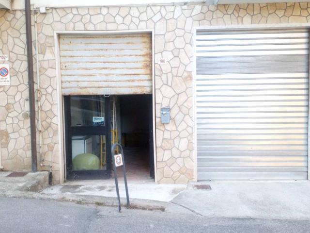 Box in vendita a Campomorone, Liguria