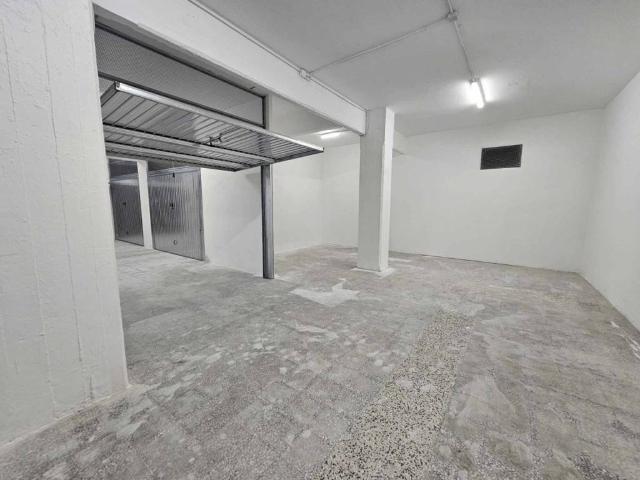 Box in vendita a Campomorone, Liguria