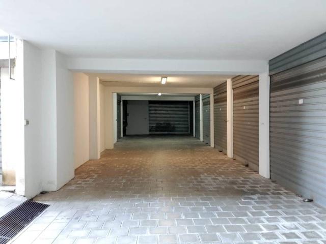 Box in vendita a Camporotondo Etneo, Sicilia