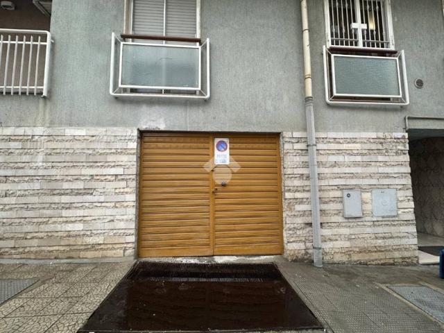 Box in vendita a Puglia, Barletta-andria-trani