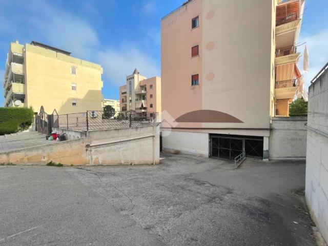 Box in vendita a Canosa Di Puglia, Barletta-andria-trani