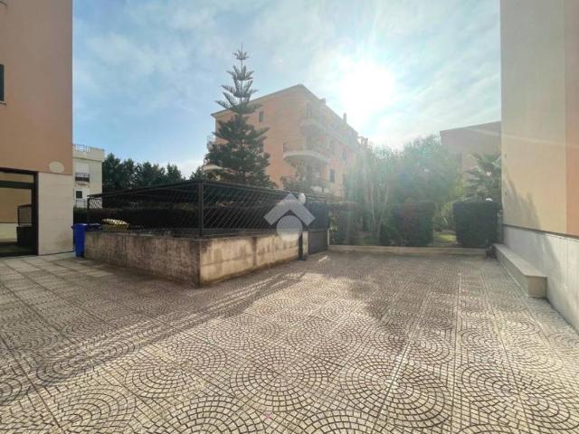 Box in vendita a Canosa di Puglia, Barletta-Andria-Trani