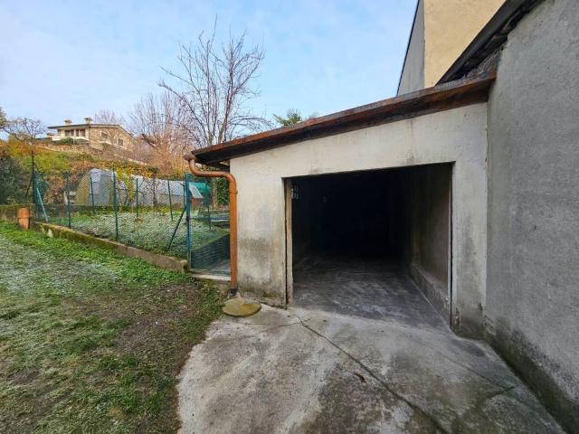 Box in vendita a Villaggio Trieste, Cantù