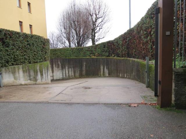 Box in vendita a Cantù, Lombardia