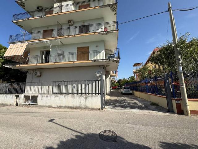 Box in vendita a Capaccio, Campania