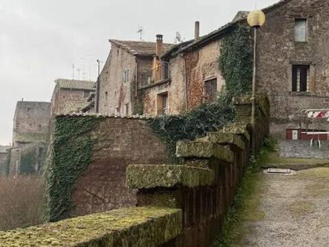Box in vendita a Capranica, Lazio