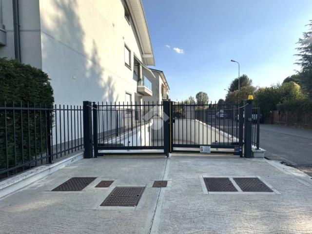 Box in vendita a Capriate San Gervasio, Lombardia