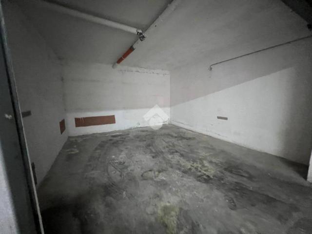 Box in vendita a Carinaro, Campania
