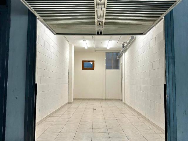 Box in vendita a Bariola, Caronno Pertusella