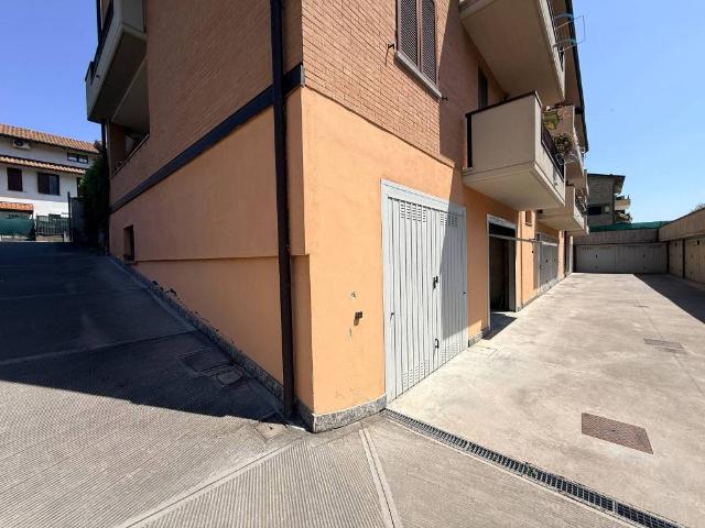 Box in vendita a Bariola, Caronno Pertusella