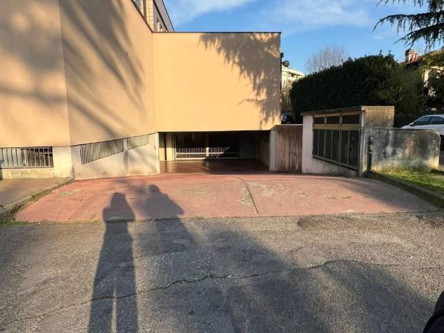 Box in vendita a Cassina Pertusella, Caronno Pertusella