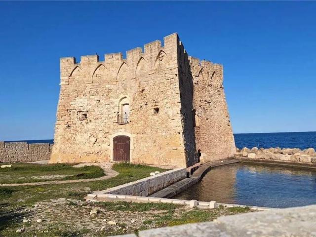 Box in vendita a Carovigno, Brindisi