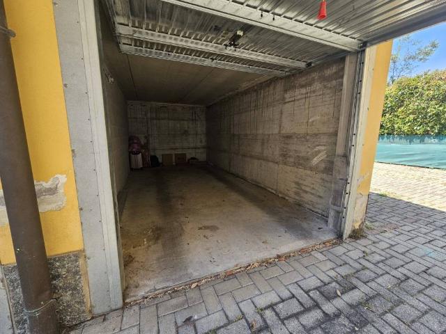 Box in vendita a Carpiano, Lombardia