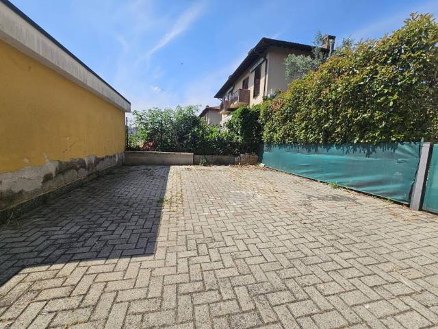 Box in vendita a Carpiano, Lombardia