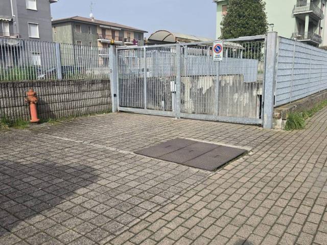 Box in vendita a Carugate, Lombardia