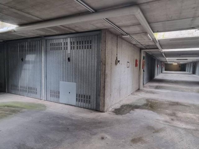 Box in vendita a Carugate, Milano