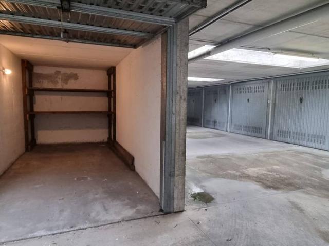 Box in vendita a Carugate, Lombardia