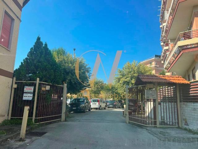 Box in vendita a Casagiove, Campania