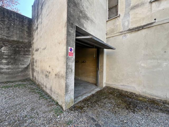 Box in vendita a Oltreponte, Piemonte