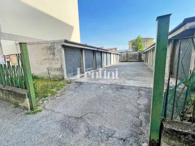 Box in vendita a Piemonte, Alessandria