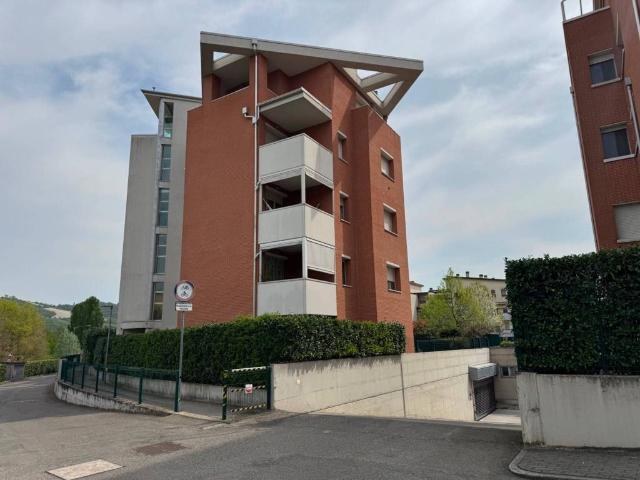 Box in vendita a Unione dei comuni Valli del Reno, Lavino e Samoggia, Casalecchio Di Reno