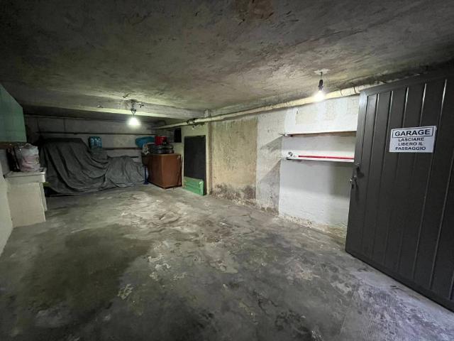 Box in vendita a Caserta, Campania