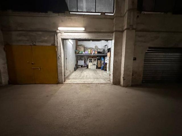 Box in vendita a Centro Storico, Caserta