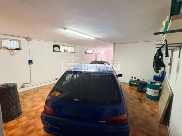 Box in vendita a Casnate, Casnate con Bernate