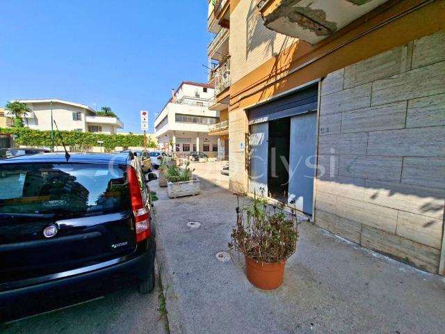 Box in vendita a Casoria, Campania