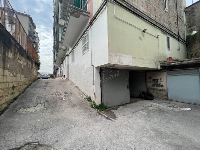 Box in vendita a Arpino, Casoria