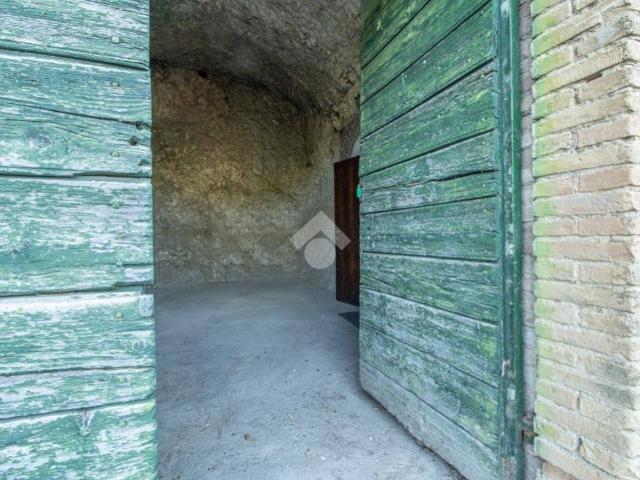 Box in vendita a Casperia, Lazio