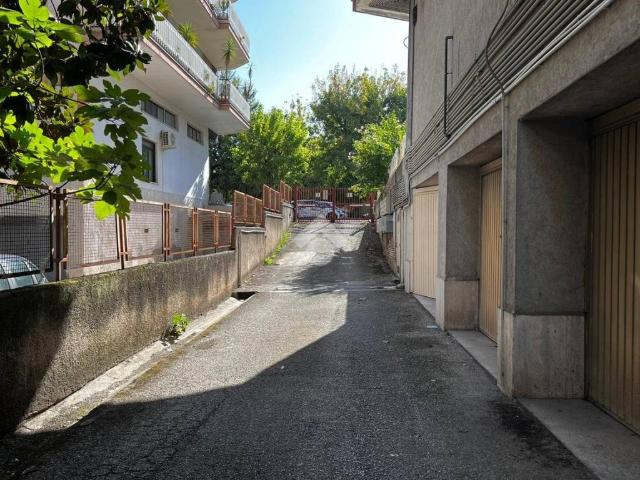 Box in vendita a San Silvestro, Cassino