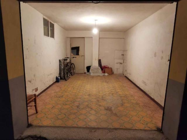 Box in vendita a Via Sicilia, Marche