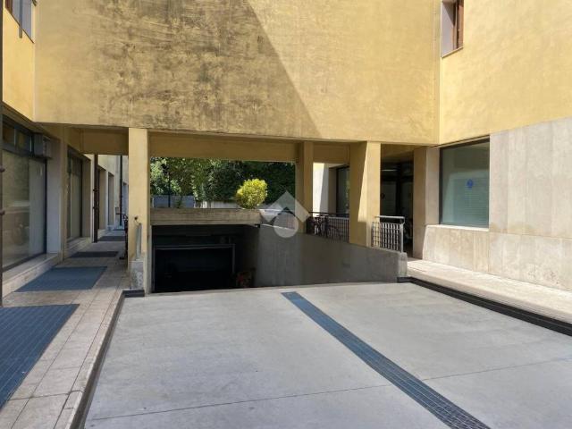 Box in vendita a Castelfranco Veneto, Veneto