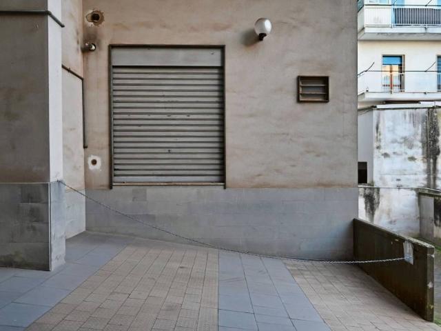 Box in vendita a Puglia, Bari