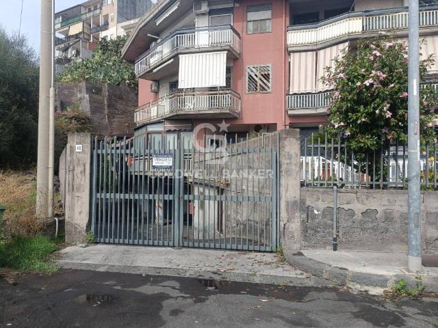 Box in vendita a San Leone, Catania