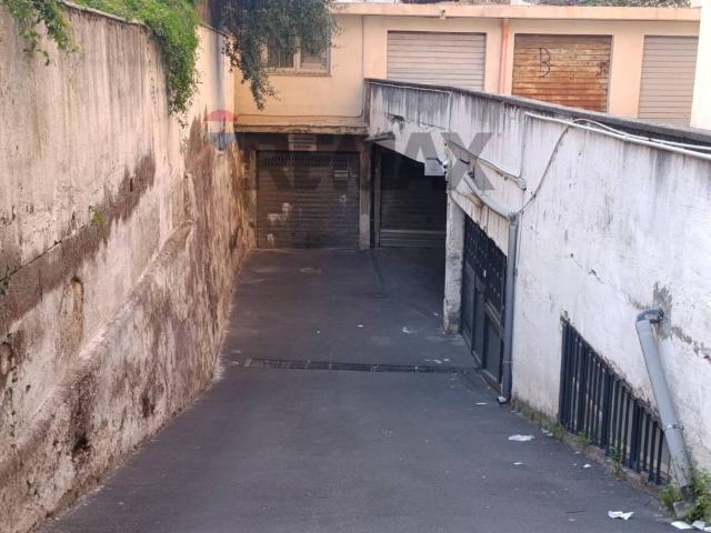 Box in vendita a San Giovanni Galermo-Trappeto-Cibali, Catania