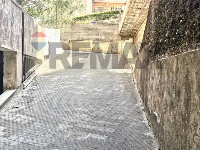 Box in vendita a Picanello-Ognina-Barriera-Canalicchio, Catania