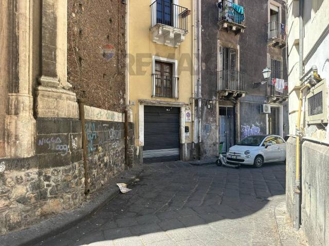Box in vendita a San Berillo, Catania