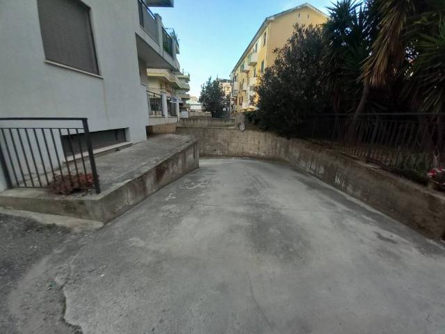 Box in vendita a Calabria, Catanzaro