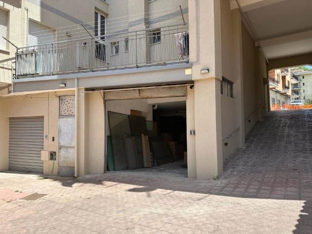 Box in vendita a Rotolo, Cava De' Tirreni