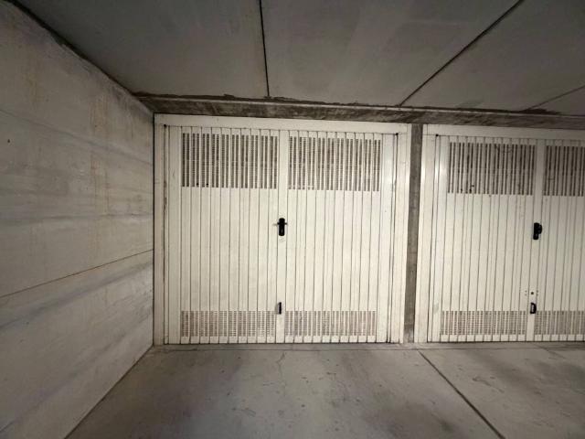 Box in vendita a Cavenago Brianza, Lombardia