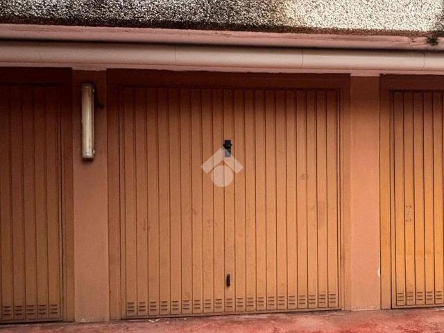 Box in vendita a Cavenago Brianza, Lombardia