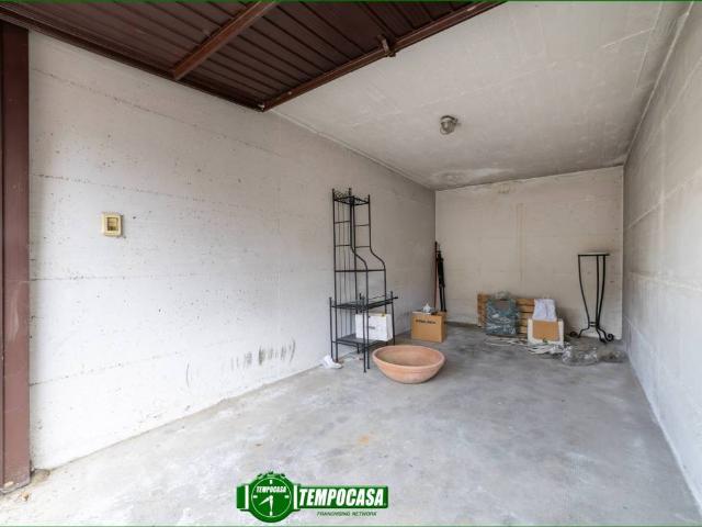 Box in vendita a Cavenago Brianza, Lombardia