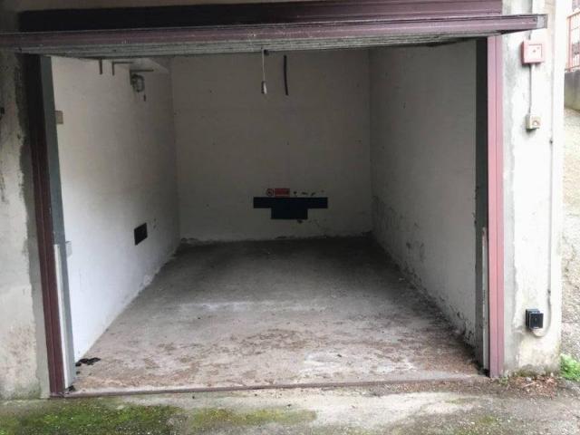 Box in vendita a Cavenago Brianza, Lombardia