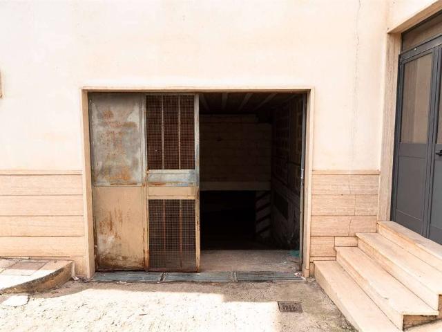 Box in vendita a Puglia, Brindisi