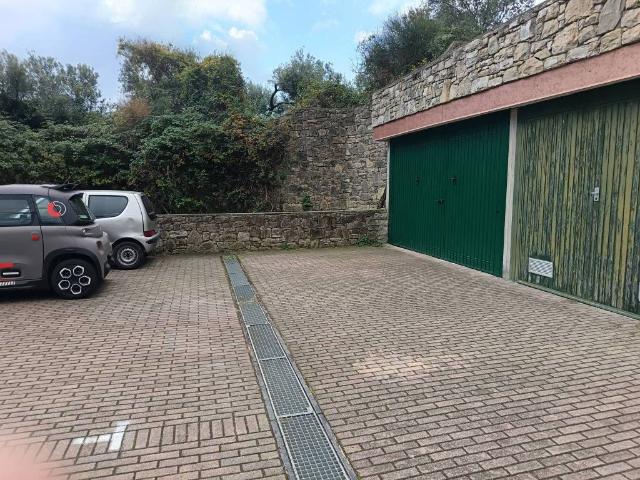 Box in vendita a Celle Ligure, Liguria
