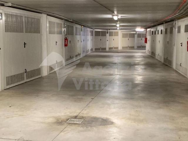 Box in vendita a Ceriale, Liguria