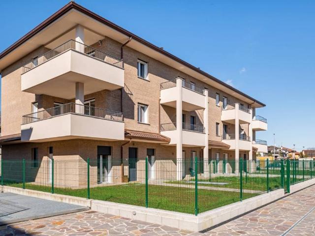 Box in vendita a Ceriano Laghetto, Lombardia