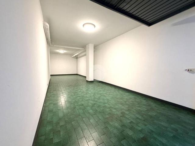 Box in vendita a Cernusco Sul Naviglio, Lombardia